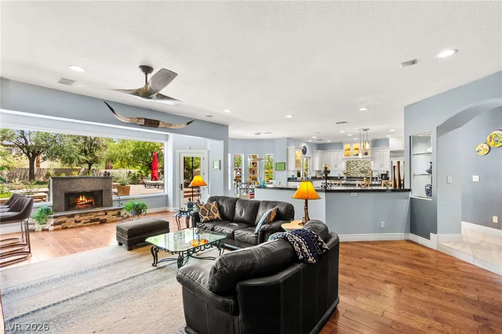 7428 Doe, Las Vegas, NV 89117