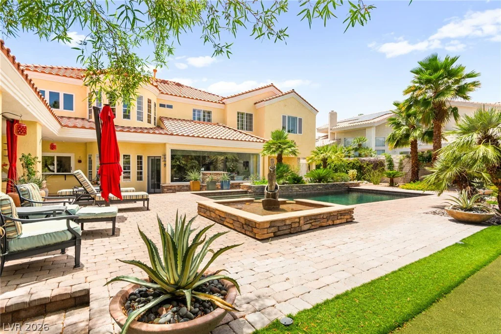 7428 Doe, Las Vegas, NV 89117
