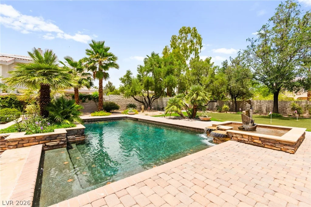 7428 Doe, Las Vegas, NV 89117