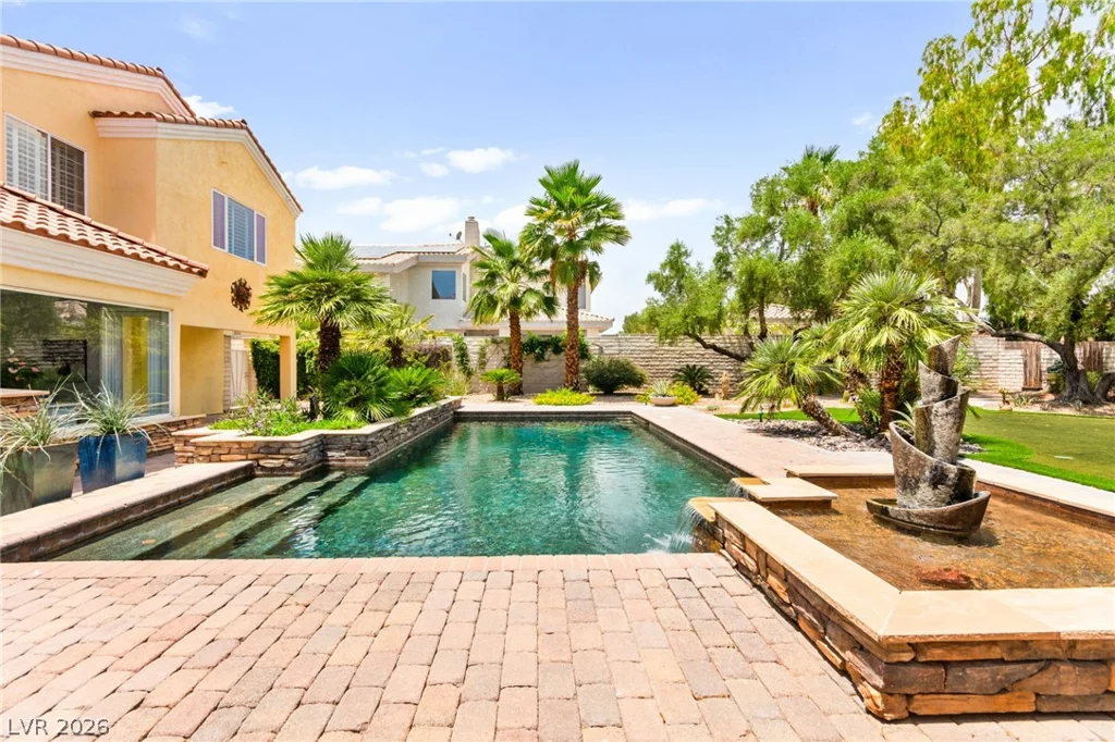 7428 Doe, Las Vegas, NV 89117
