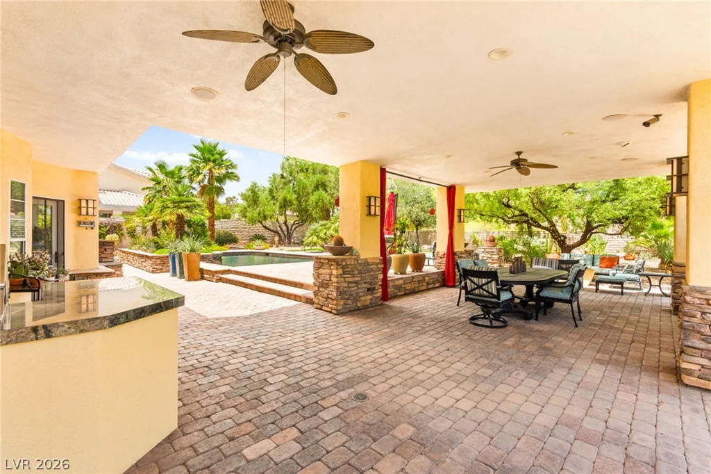 7428 Doe, Las Vegas, NV 89117