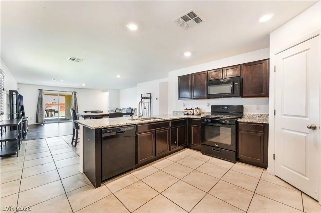 1886 Neoga, Las Vegas, NV 89115