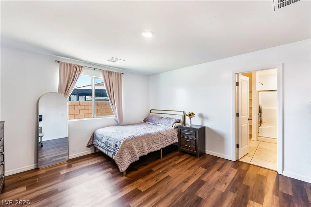 1886 Neoga, Las Vegas, NV 89115