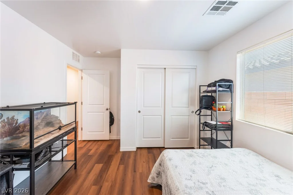 1886 Neoga, Las Vegas, NV 89115