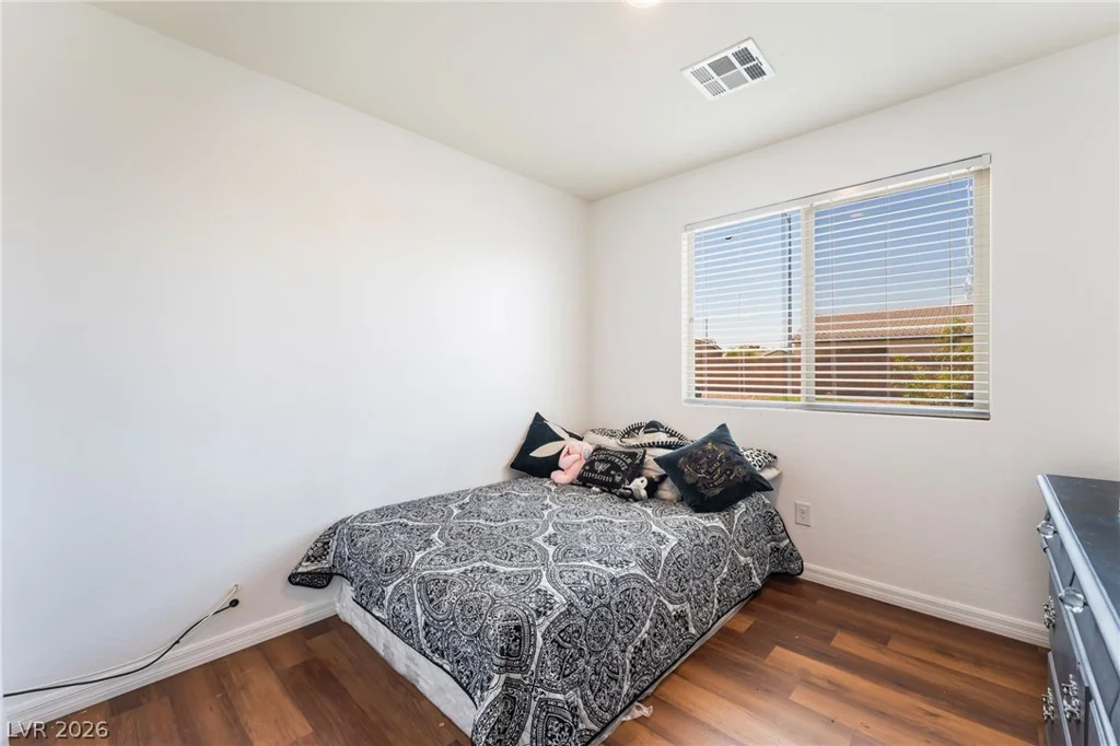 1886 Neoga, Las Vegas, NV 89115