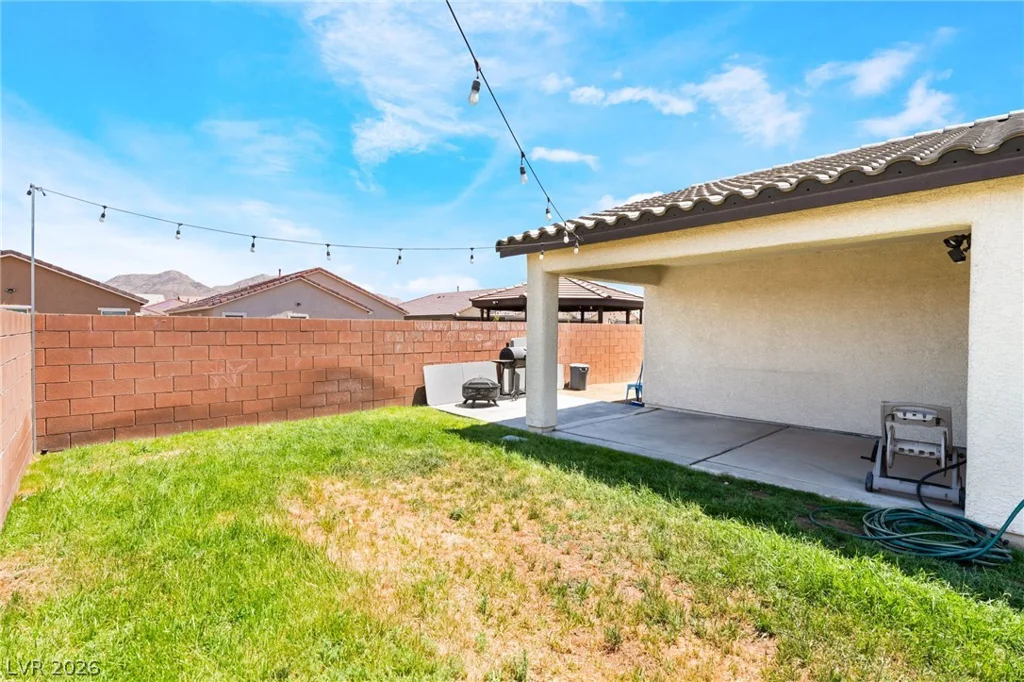 1886 Neoga, Las Vegas, NV 89115
