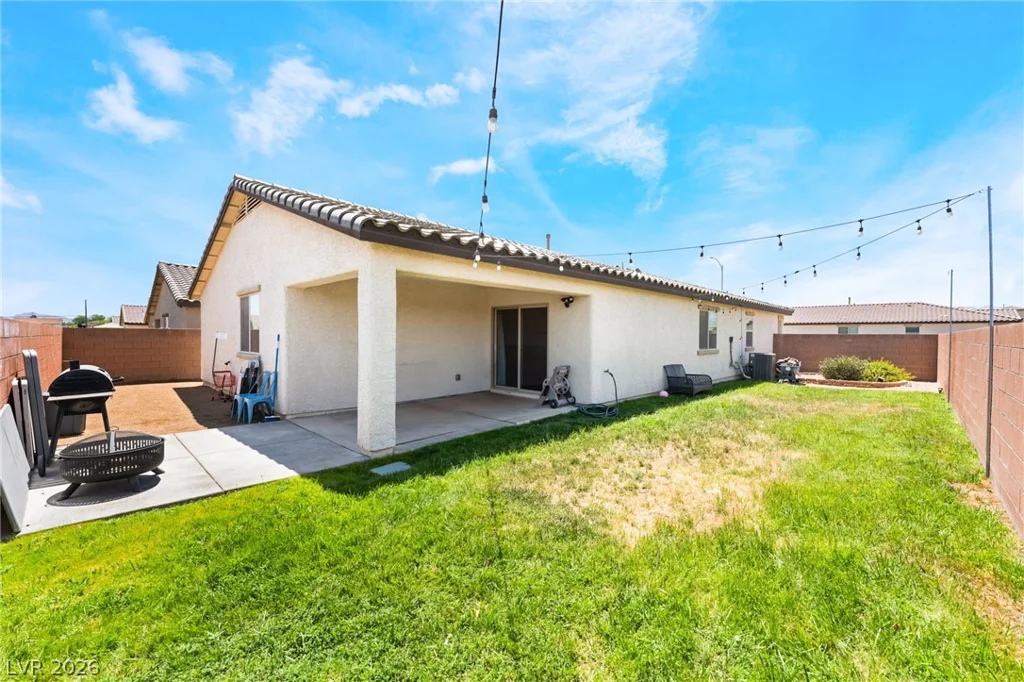 1886 Neoga, Las Vegas, NV 89115