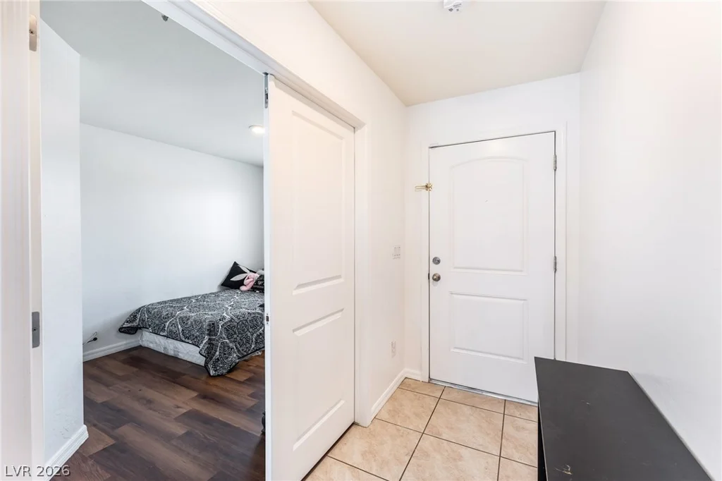 1886 Neoga, Las Vegas, NV 89115