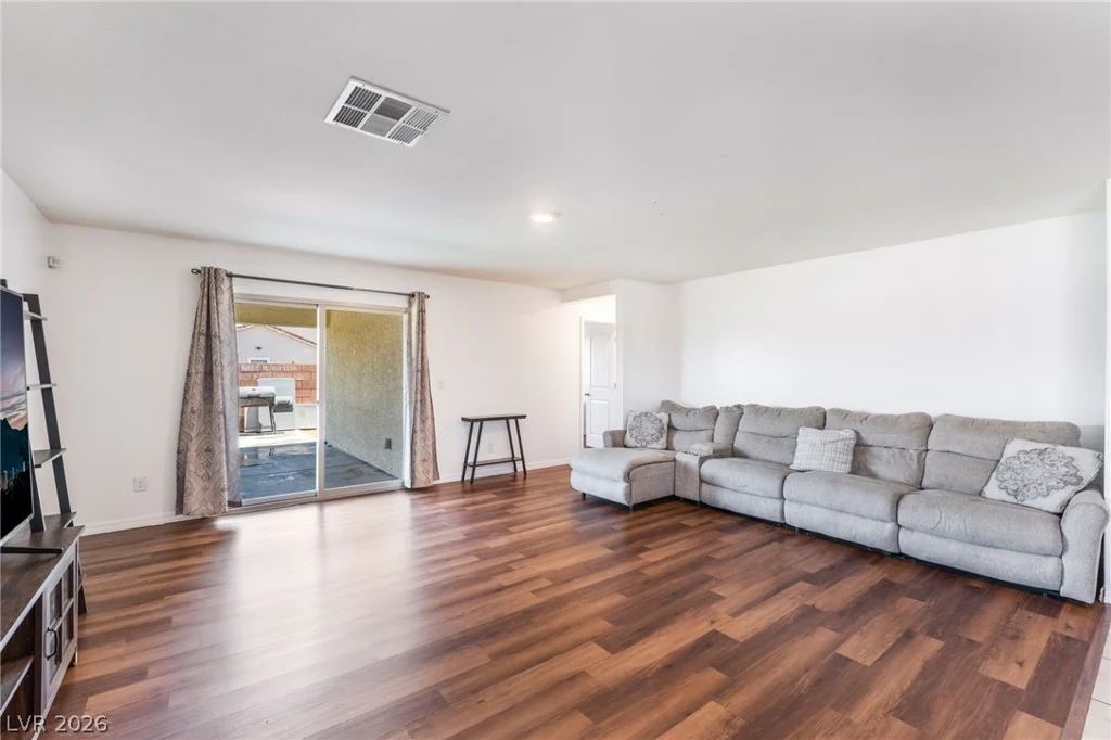 1886 Neoga, Las Vegas, NV 89115