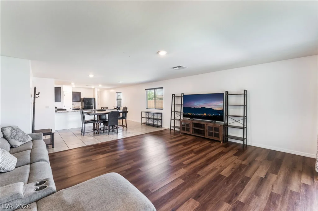 1886 Neoga, Las Vegas, NV 89115