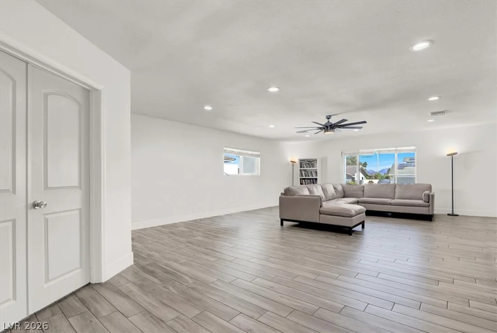 1600 Eaton, Las Vegas, NV 89102