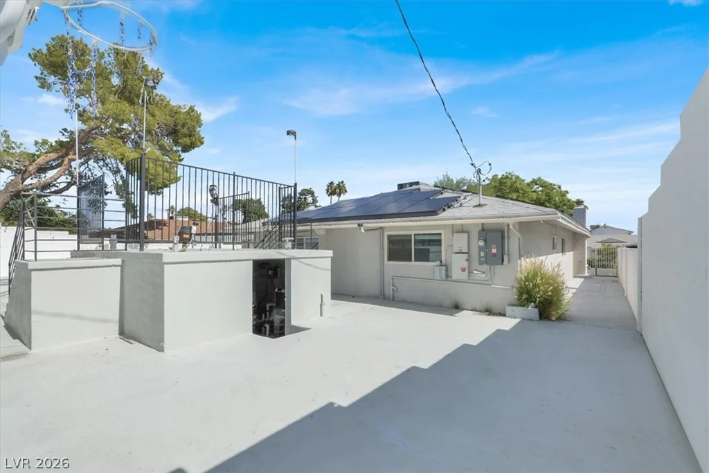 1600 Eaton, Las Vegas, NV 89102