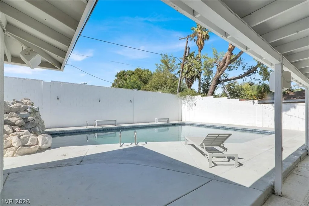 1600 Eaton, Las Vegas, NV 89102