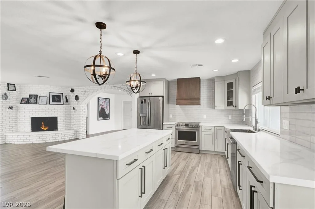 1600 Eaton, Las Vegas, NV 89102