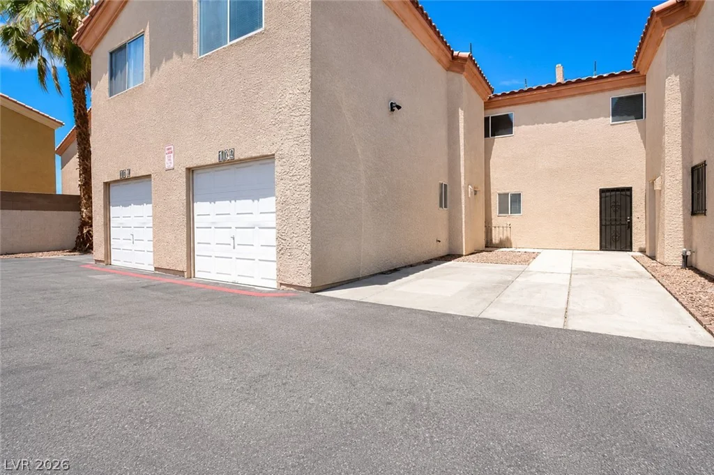 1737 Lamont, Las Vegas, NV 89115