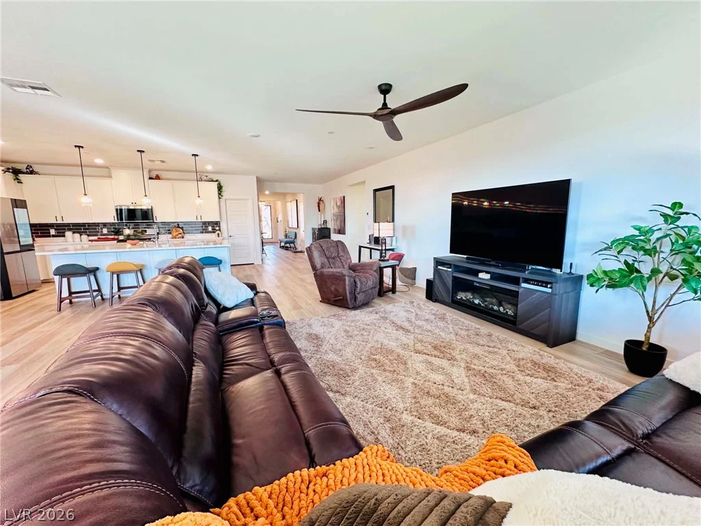 6098 Avery Pointe, Las Vegas, NV 89166