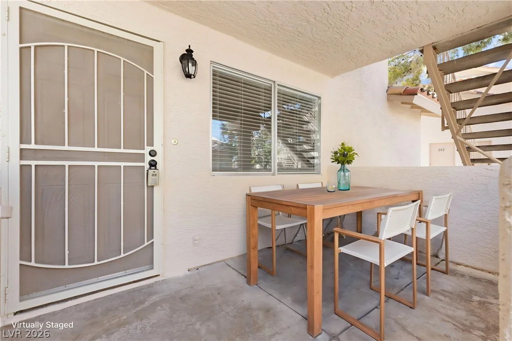 925 Falconhead, Las Vegas, NV 89128