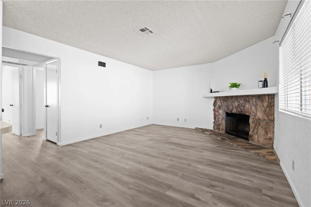 925 Falconhead, Las Vegas, NV 89128
