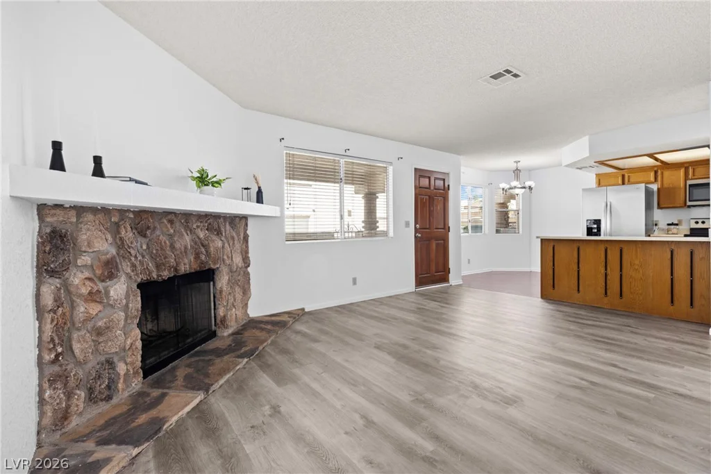925 Falconhead, Las Vegas, NV 89128