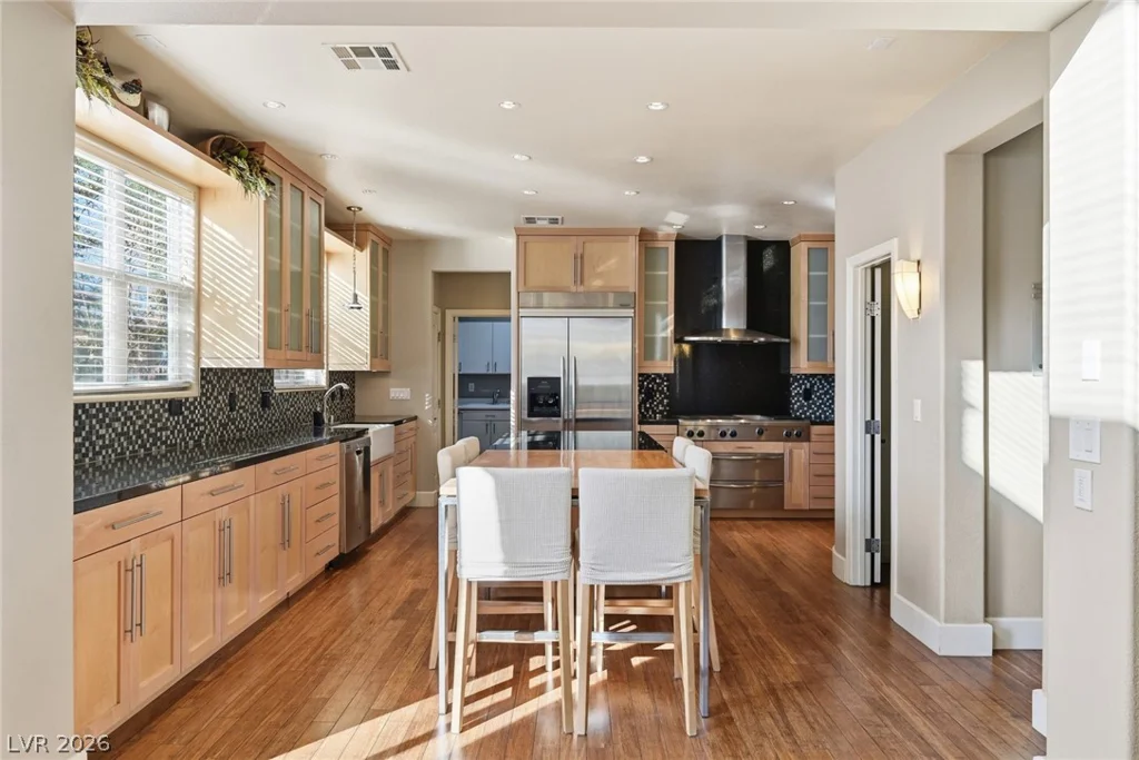 5633 Clarendon, North Las Vegas, NV 89081