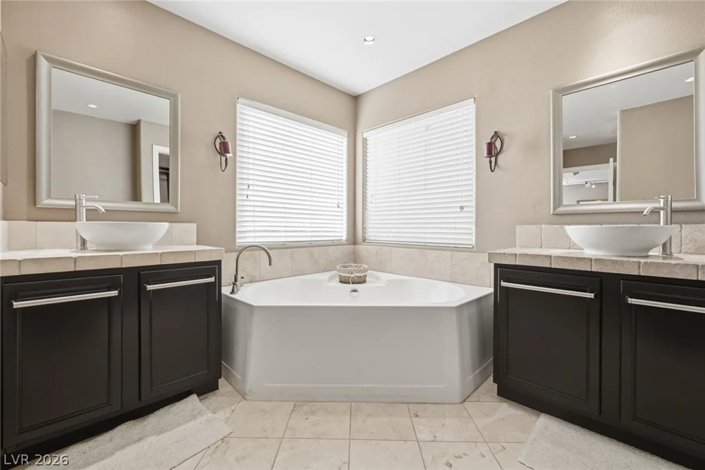 5633 Clarendon, North Las Vegas, NV 89081