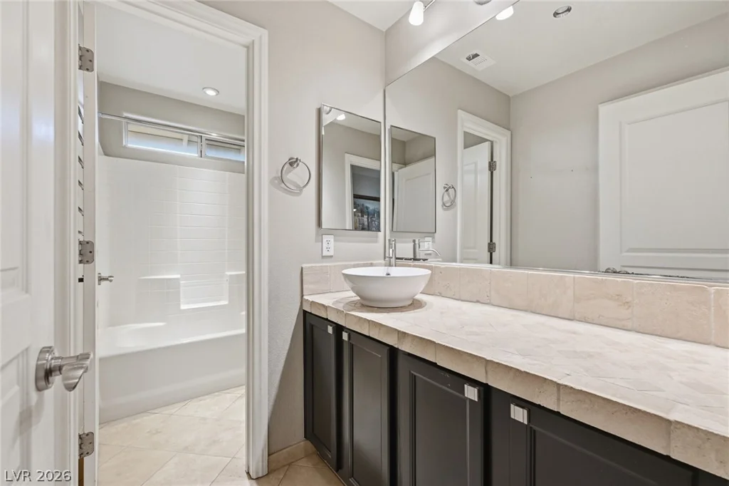 5633 Clarendon, North Las Vegas, NV 89081