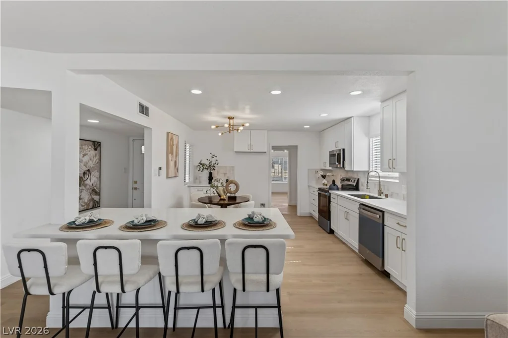 4696 Twain, Las Vegas, NV 89121