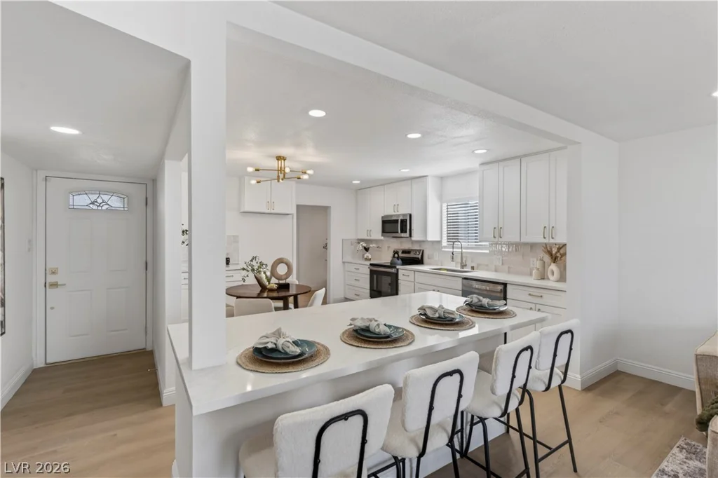 4696 Twain, Las Vegas, NV 89121