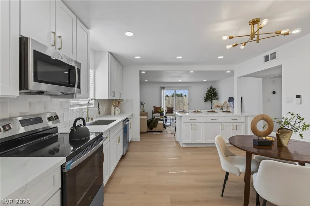 4696 Twain, Las Vegas, NV 89121
