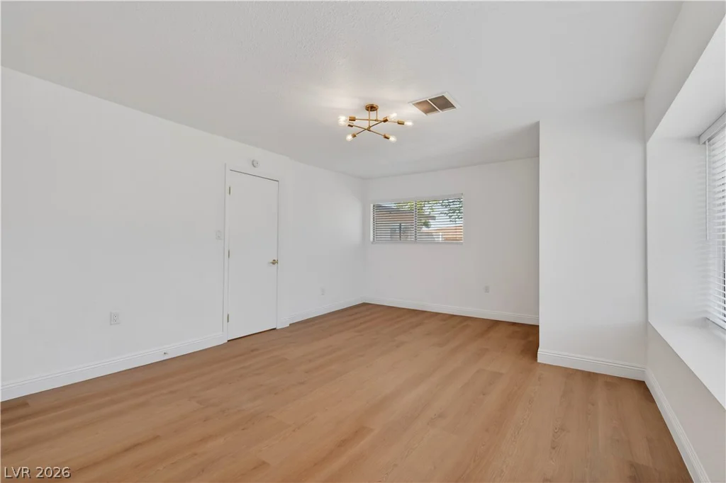4696 Twain, Las Vegas, NV 89121