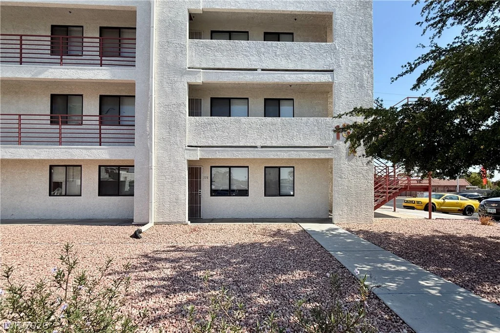 1381 University, Las Vegas, NV 89119