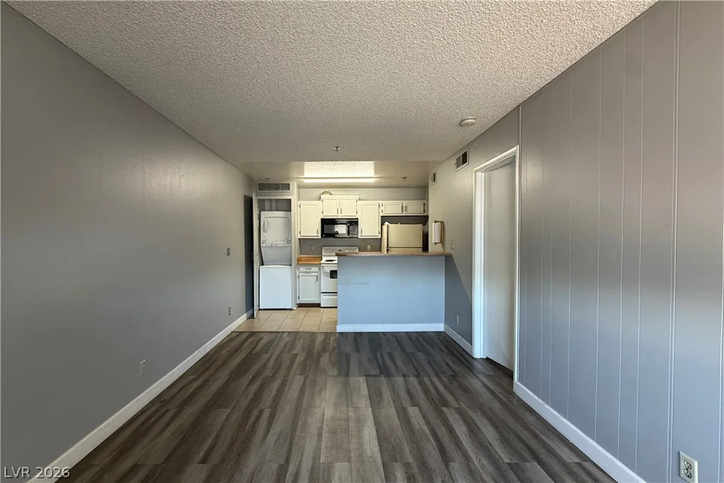 1381 University, Las Vegas, NV 89119