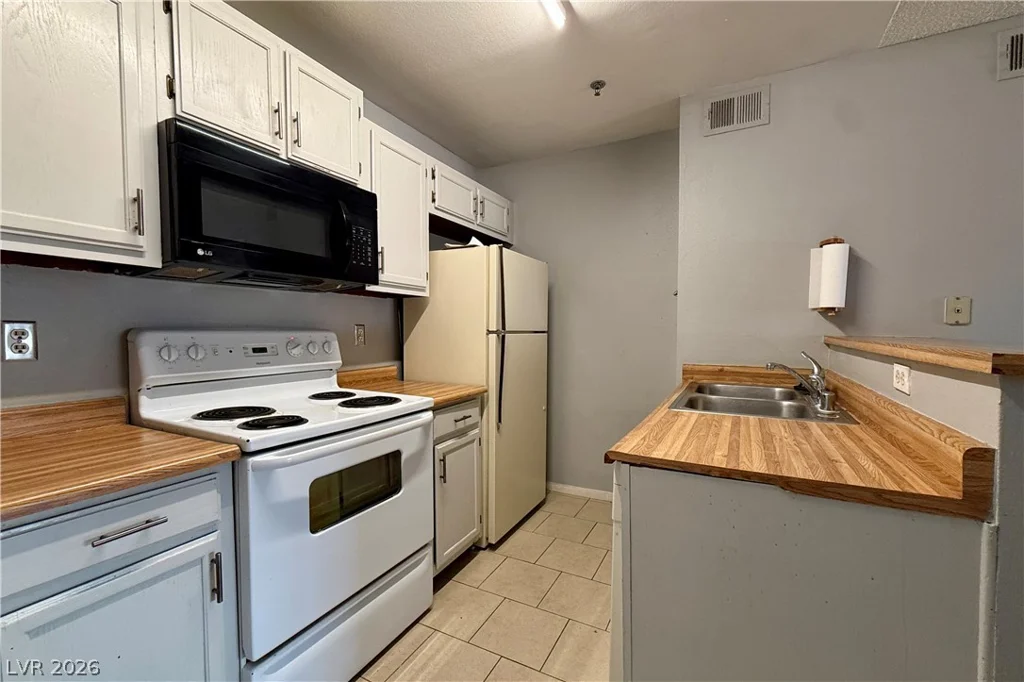 1381 University, Las Vegas, NV 89119