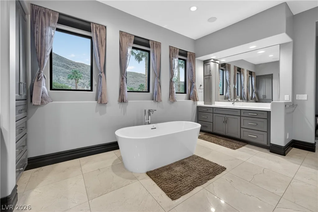 2438 Green Mountain, Las Vegas, NV 89135