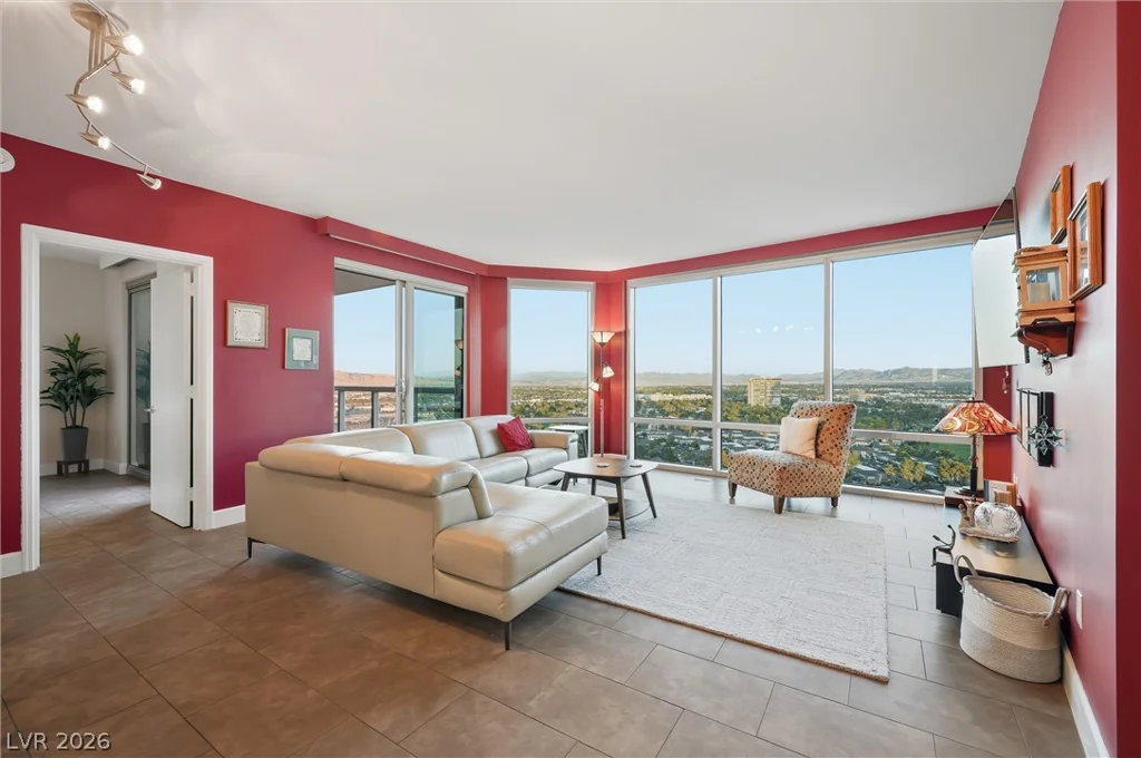 322 Karen, Las Vegas, NV 89109