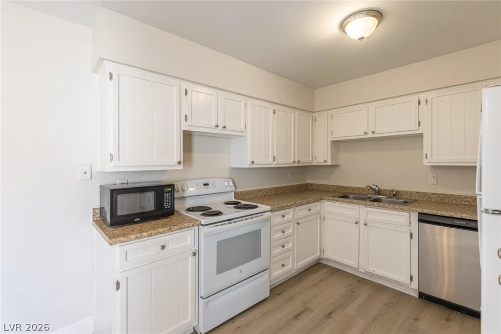 3151 Soaring Gulls, Las Vegas, NV 89128