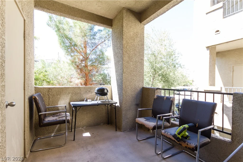 4400 Jones, Las Vegas, NV 89103