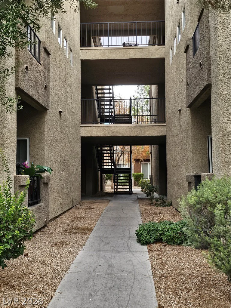 4400 Jones, Las Vegas, NV 89103