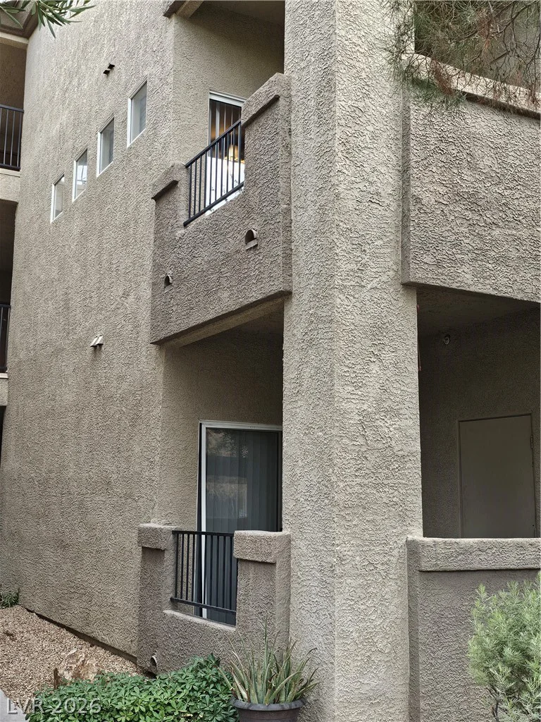 4400 Jones, Las Vegas, NV 89103