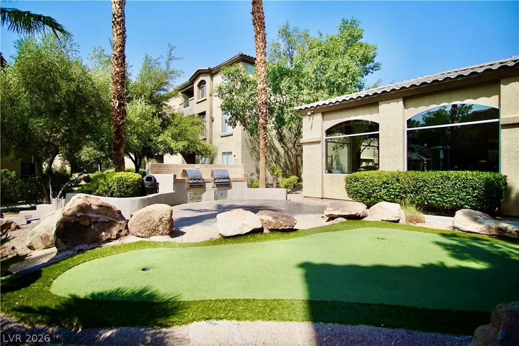 4400 Jones, Las Vegas, NV 89103