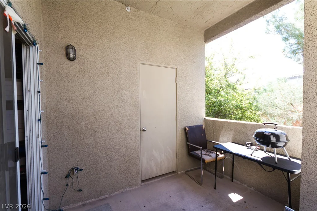 4400 Jones, Las Vegas, NV 89103