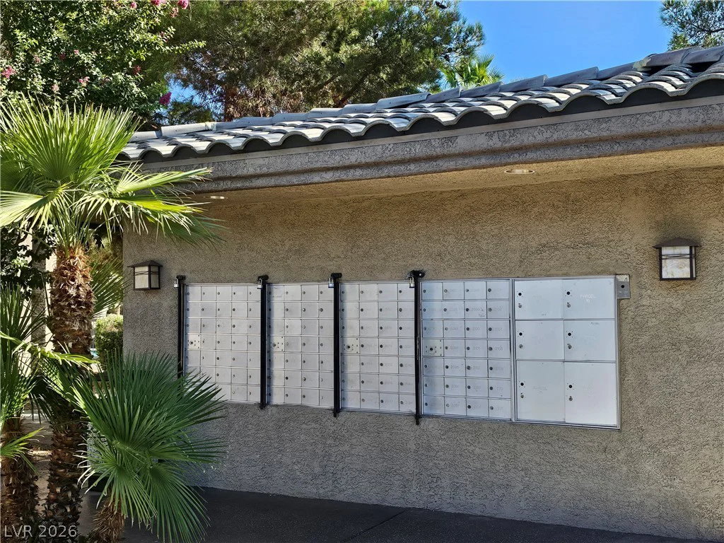 4400 Jones, Las Vegas, NV 89103