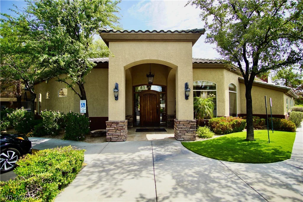 4400 Jones, Las Vegas, NV 89103