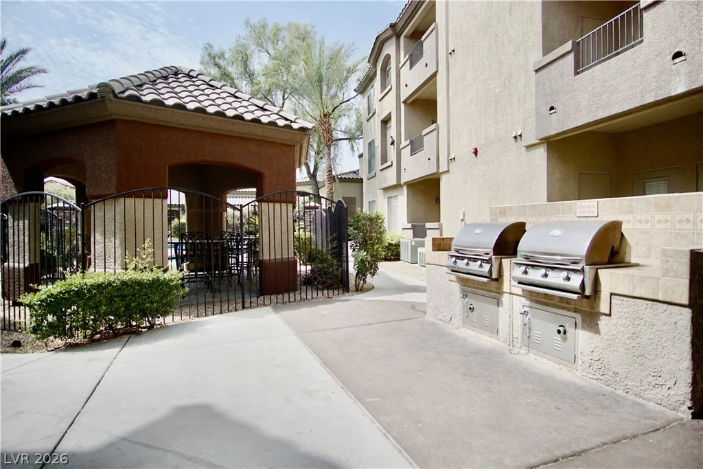 4400 Jones, Las Vegas, NV 89103
