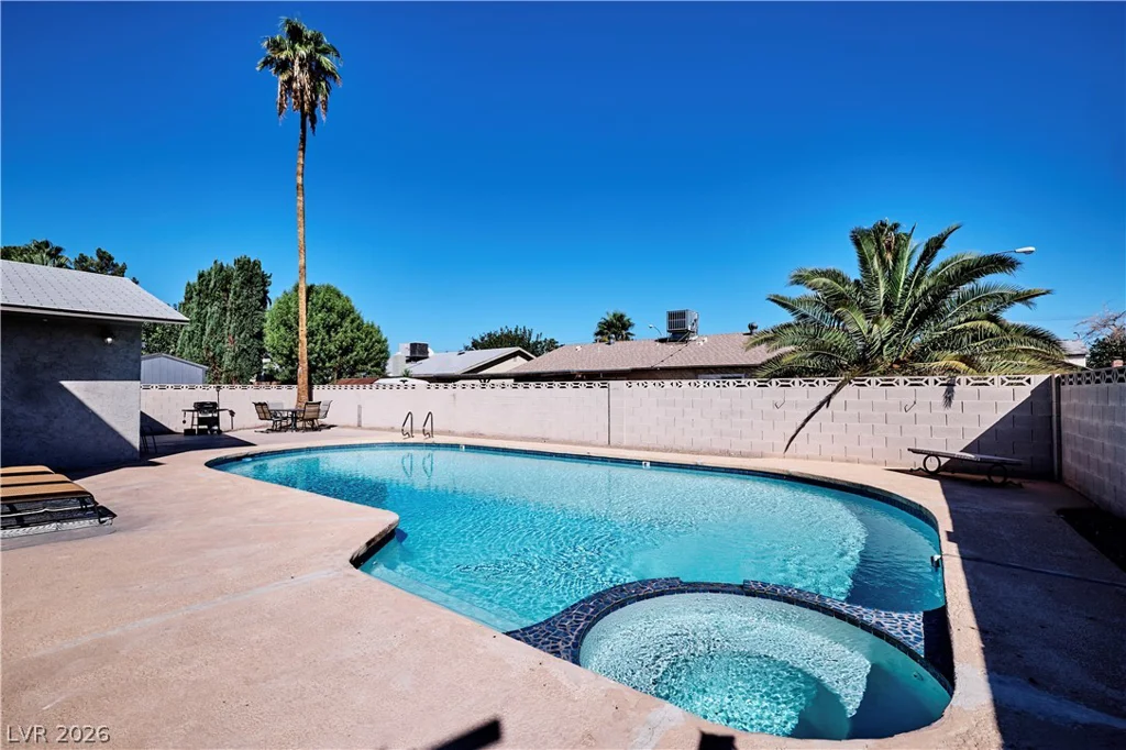 6348 Mockingbird, Las Vegas, NV 89103