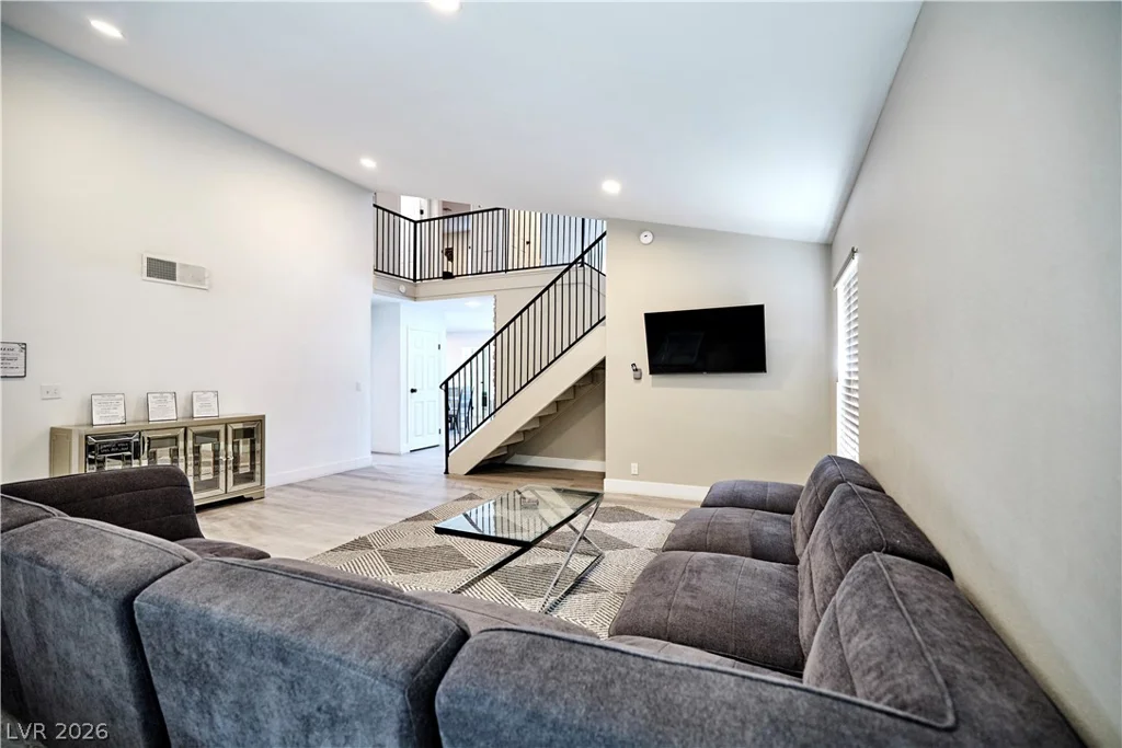 6348 Mockingbird, Las Vegas, NV 89103