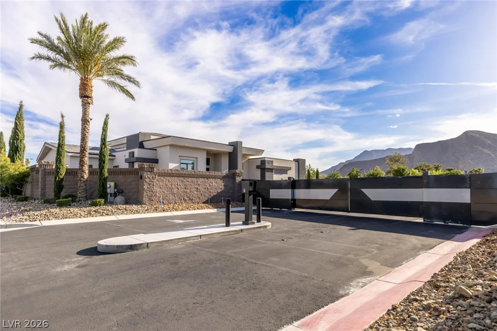 4367 Fort Apache, Las Vegas, NV 89129