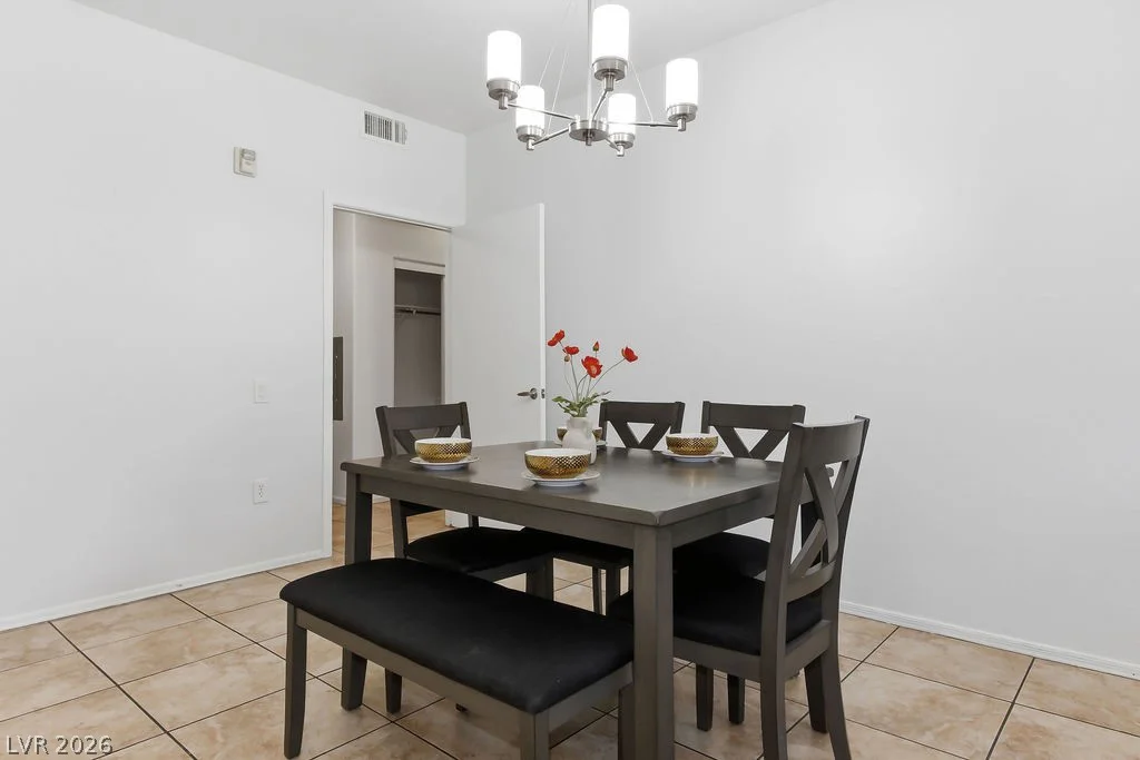 8324 Charleston, Las Vegas, NV 89117