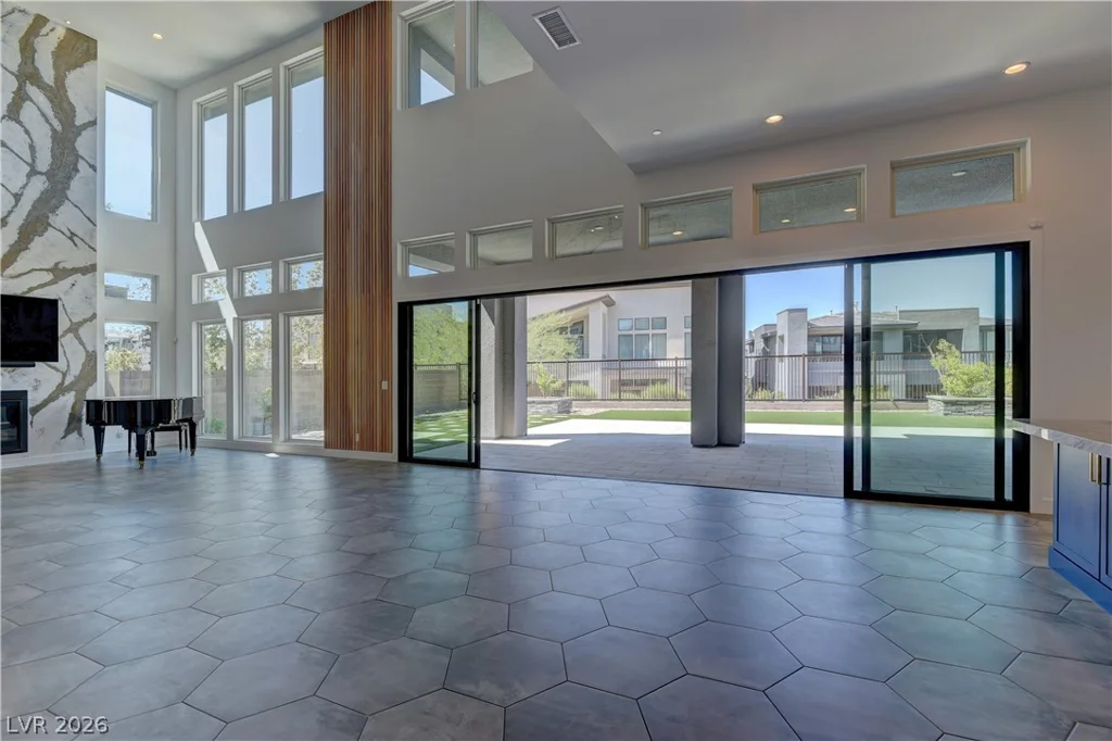 10740 Steel Ridge, Las Vegas, NV 89135