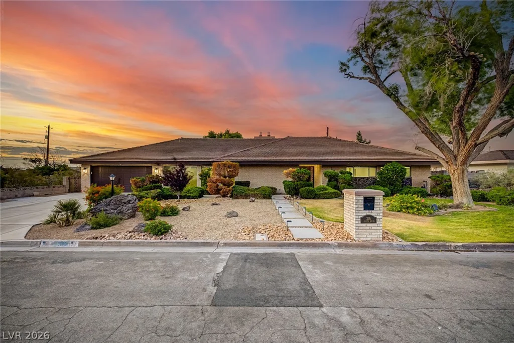 236 Country Club, Henderson, NV 89015